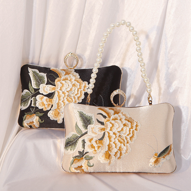 Evening Bag 2026 New Style Retro Cheongsam Bag Socialite Handbag Silk Embroidered Clutch Bag Women's Banquet Handbag