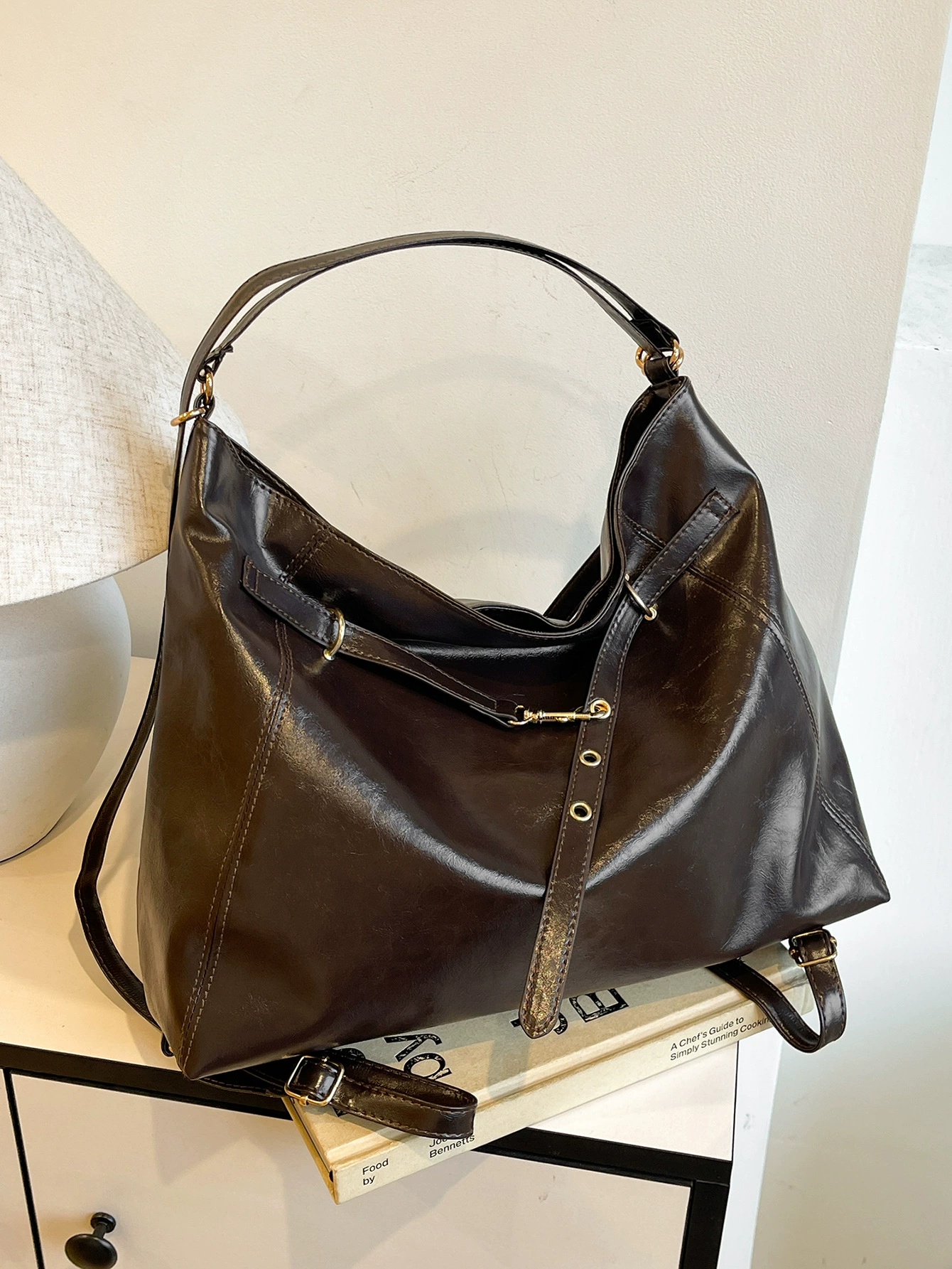 Universal shoulder bag, retro backpack, one-shoulder bag, 2024 years