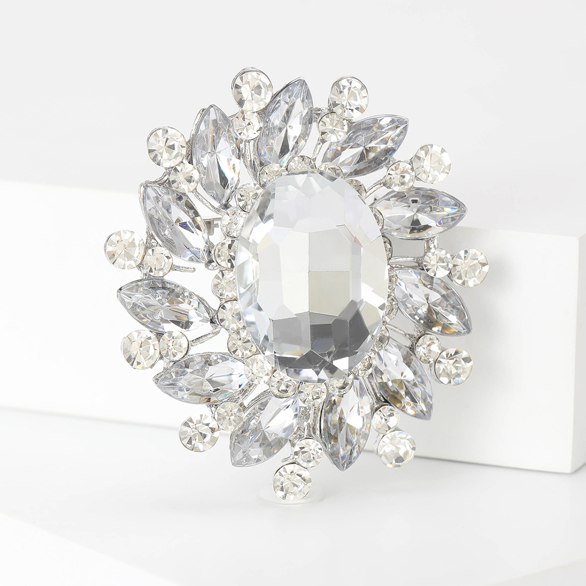 30g Weight Glass Inlay Material Brooches Classification Holiday Occasion Alloy Material Flower Pattern Women's Gender Inlay Design Simple Style Style Simple Style Pin Flower Alloy Inlay Glass Women's Brooches 23