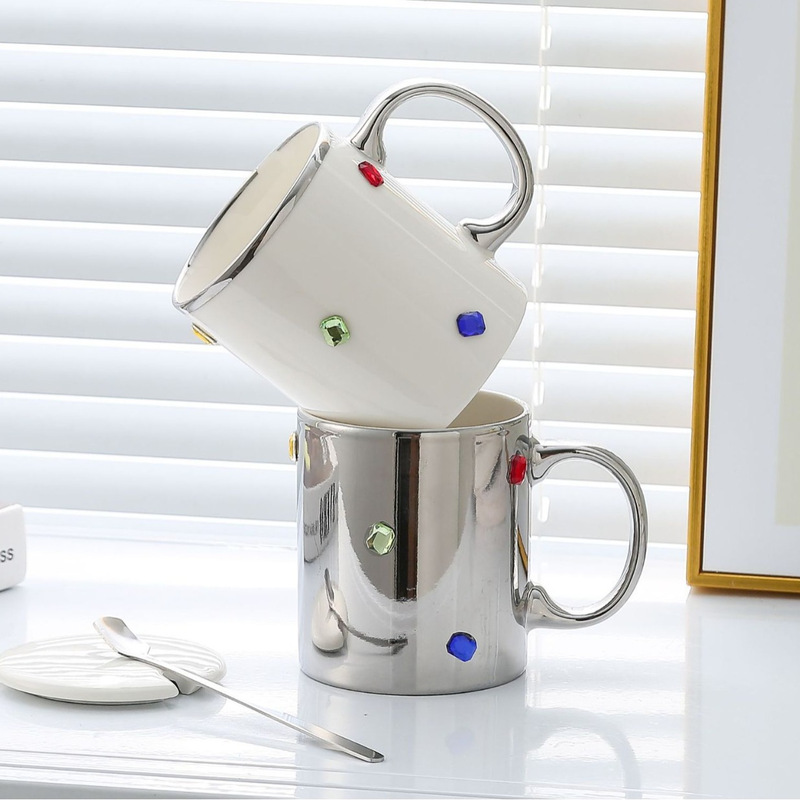 電気メッキ宝石マグ、蓋とスプーン付きの見栄えの良いクリエイティブセラミックマグ、家庭用カップルウォーターカップ、朝食ミルクカップ|undefined