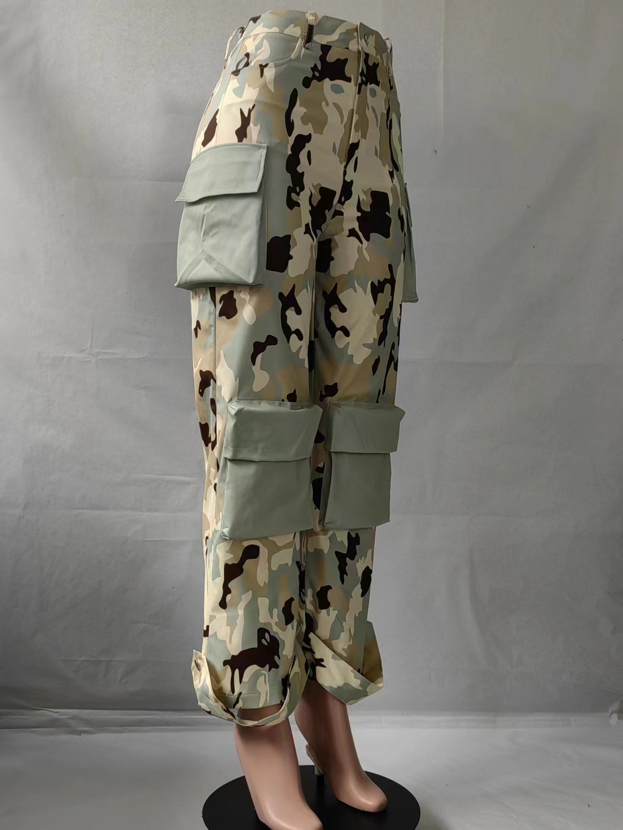 Ropa de mujer, mono holgado de cintura alta con estampado de camuflaje, con múltiples bolsillos, estilo urbano_voghion.com