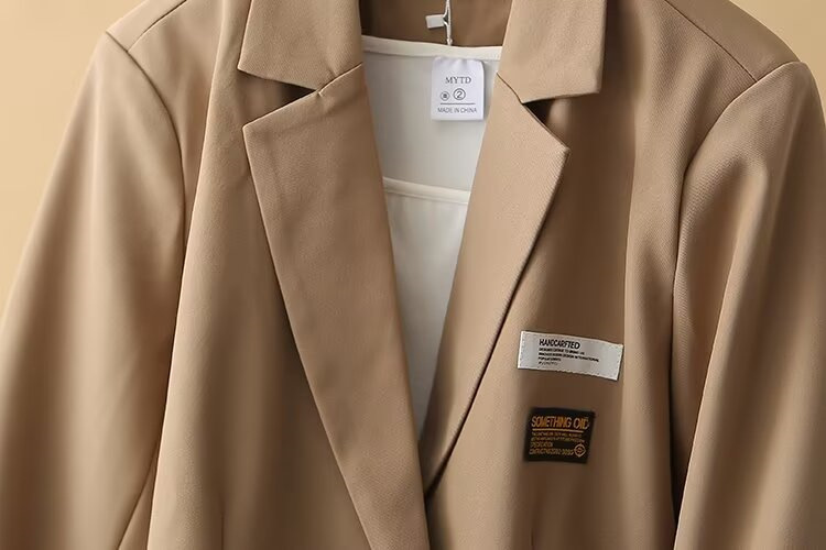 Giacca blazer donna elegante per ufficio taglio sartoriale moderno_voghion.com