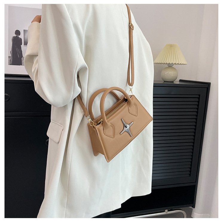 Semplice nuovo stile estivo 2023, popolare quest'anno, borsa quadrata piccola a tracolla portatile da pendolarismo casual in stile occidentale per donna_voghion.com