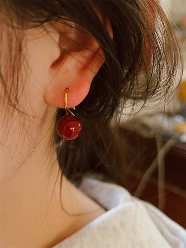 High-heeled earrings for women, trendy, light luxury, high-end design, simple earrings, stylish and versatile, pearl earrings.