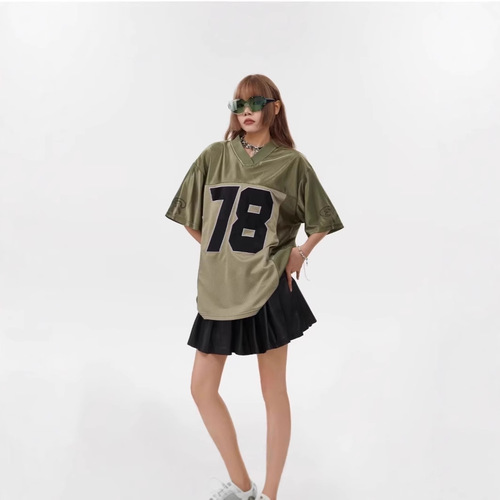 2024 Vintage American Style V-Neck Embroidered T-Shirt for Men and Women Loose Streetwear Fashion Casual Top Trendy