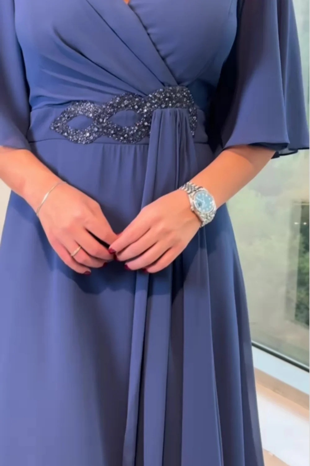 Women's V Neck Pleated Long Dress Solid Color Fashionable Design_ecoleips.com