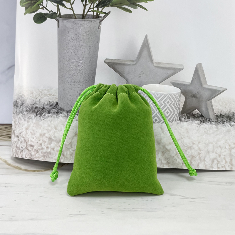 Bolsa de franela de joyería al por mayor venta directa de fábrica de cosméticos auriculares banco de energía a prueba de polvo almacenamiento bolsillo de cordón de joyería