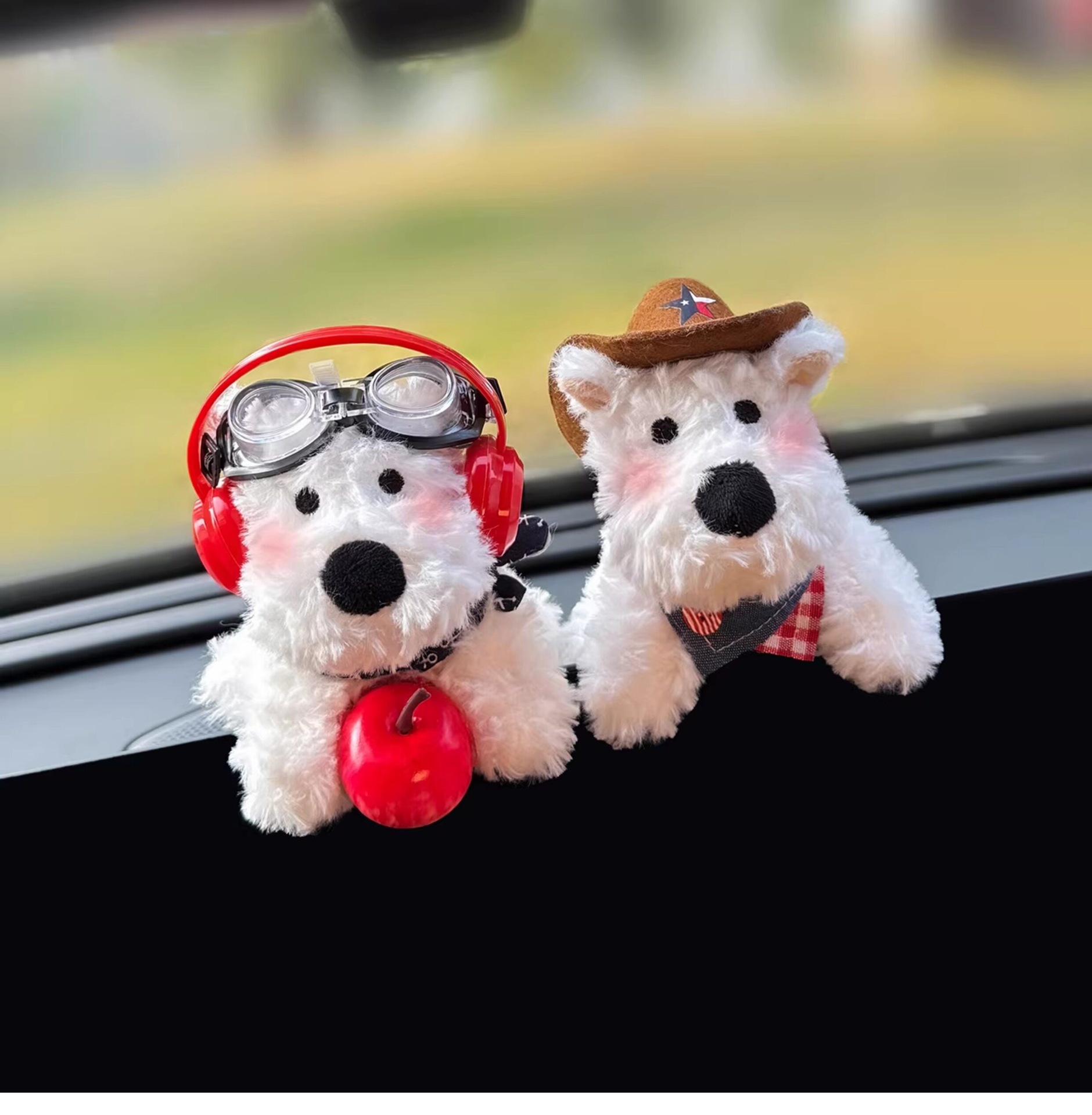 Car-Mounted West Highland Terrier Figurine, Cute Plush Toy for Car Dashboard Display Screen Decoration, Car Interior Accessory