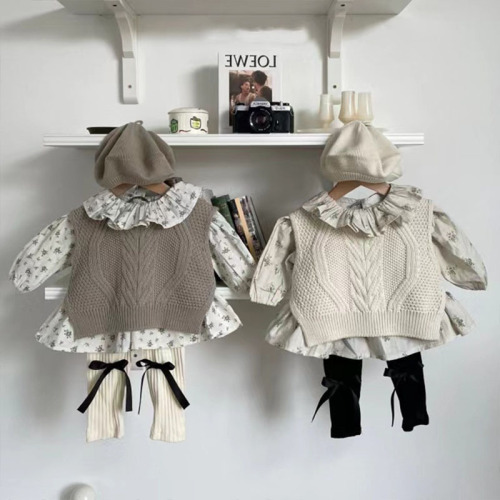 Korean version of ins baby knitted vest autumn and winter style new baby simple trendy waistcoat vest