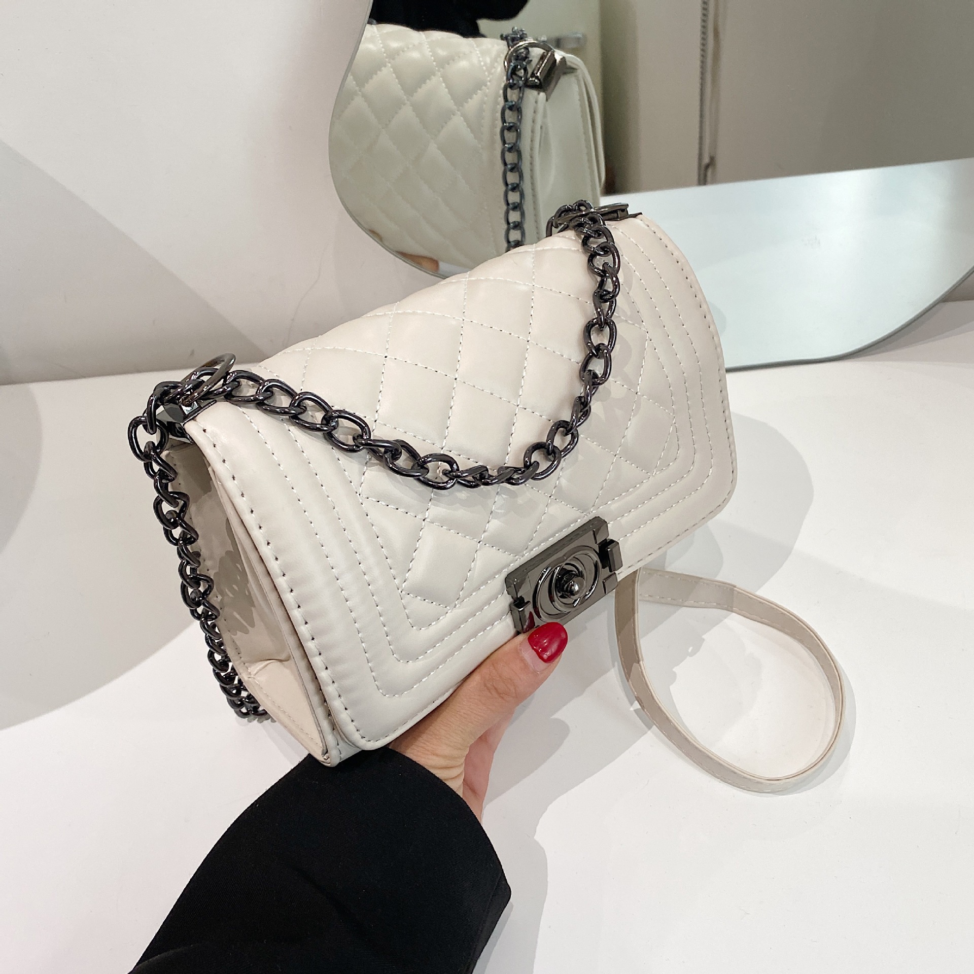 Bolsa de ombro feminina estilo coreano com corrente transversal_voghion.com