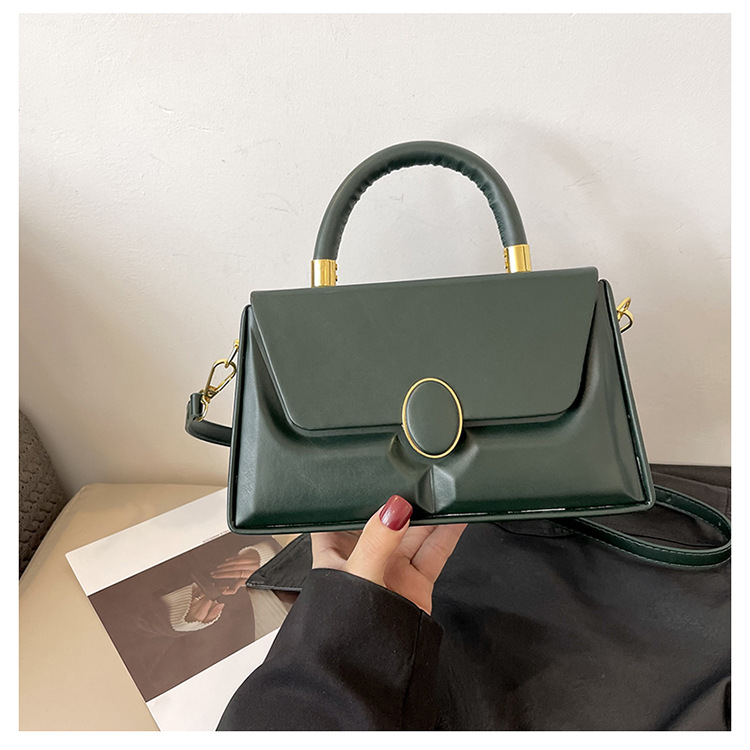 Women's Medium Pu Leather Solid Color Basic Square Flip Cover Handbag Crossbody Bag display picture 17