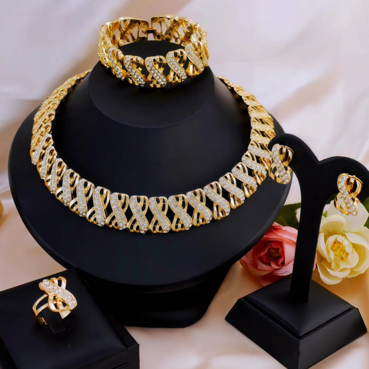 Set gioielli croce diamante oro collana bracciale orecchini_voghion.com