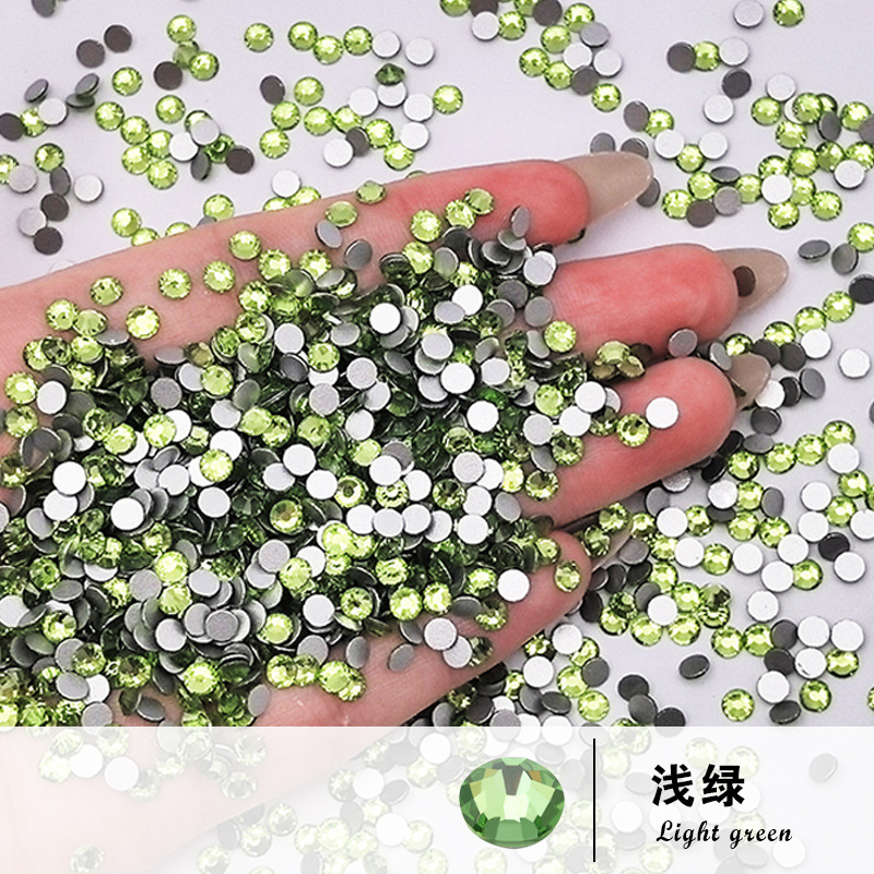 연한 초록색