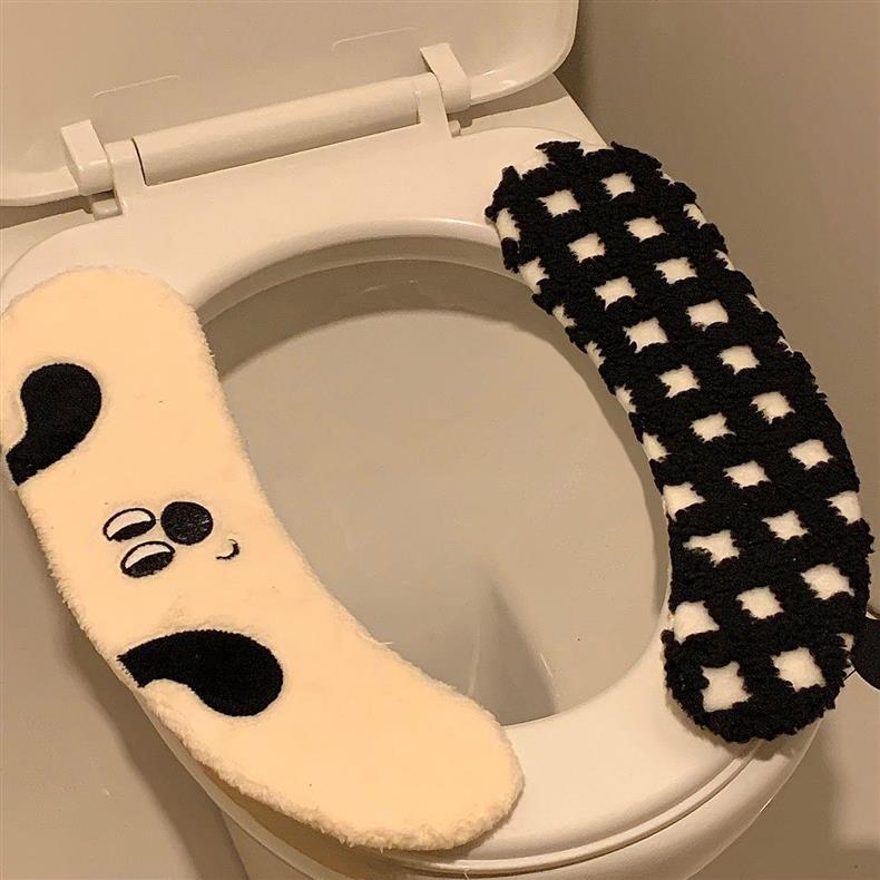 Toilet seat cushion, suitable for all seasons, winter toilet seat adhesive, autumn and winter thickened plush cushion full figure