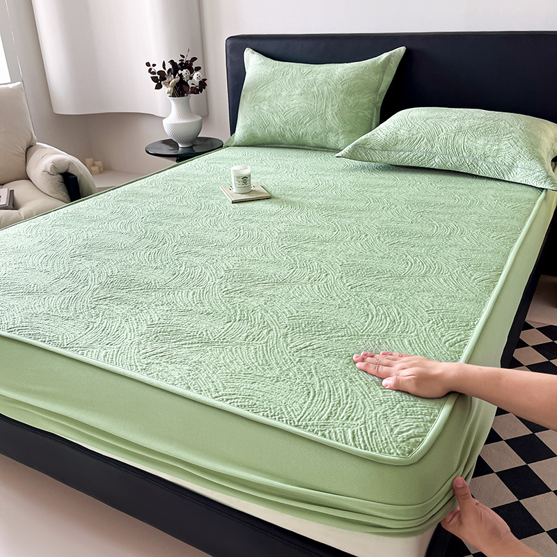 Un juego de tres piezas para colchonetas de seda helada de clase A, nueva funda de cama fresca de verano, funda de cama todo incluido, funda protectora de colchón
