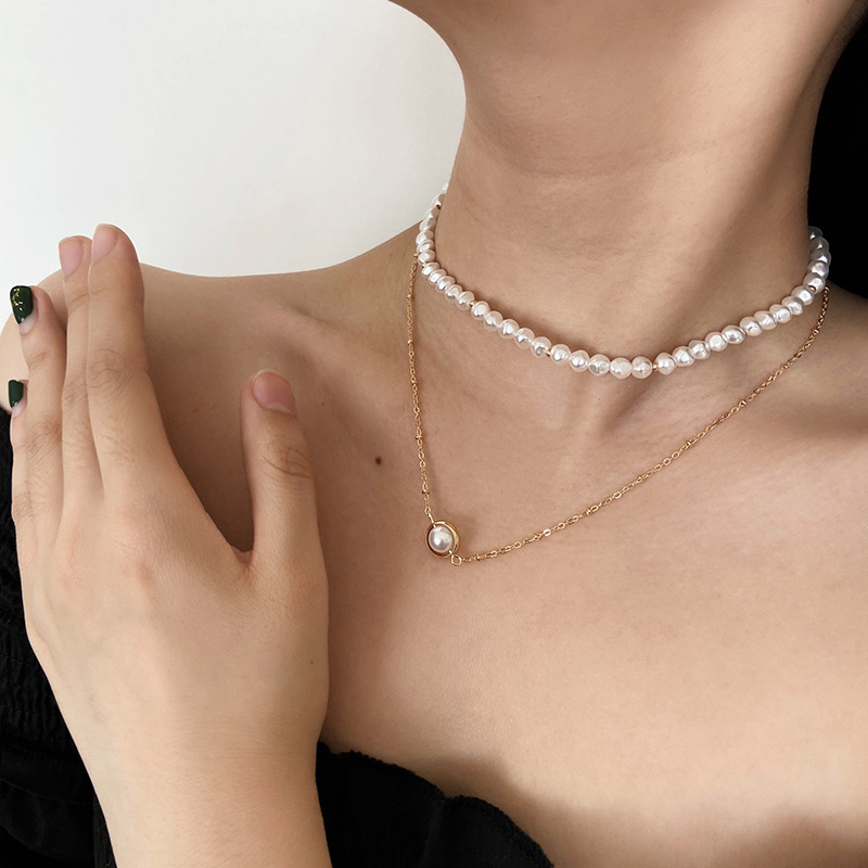 Simple Double-layer Pearl Clavicle Chain French Retro Palace Style Pearl Necklace display picture 3