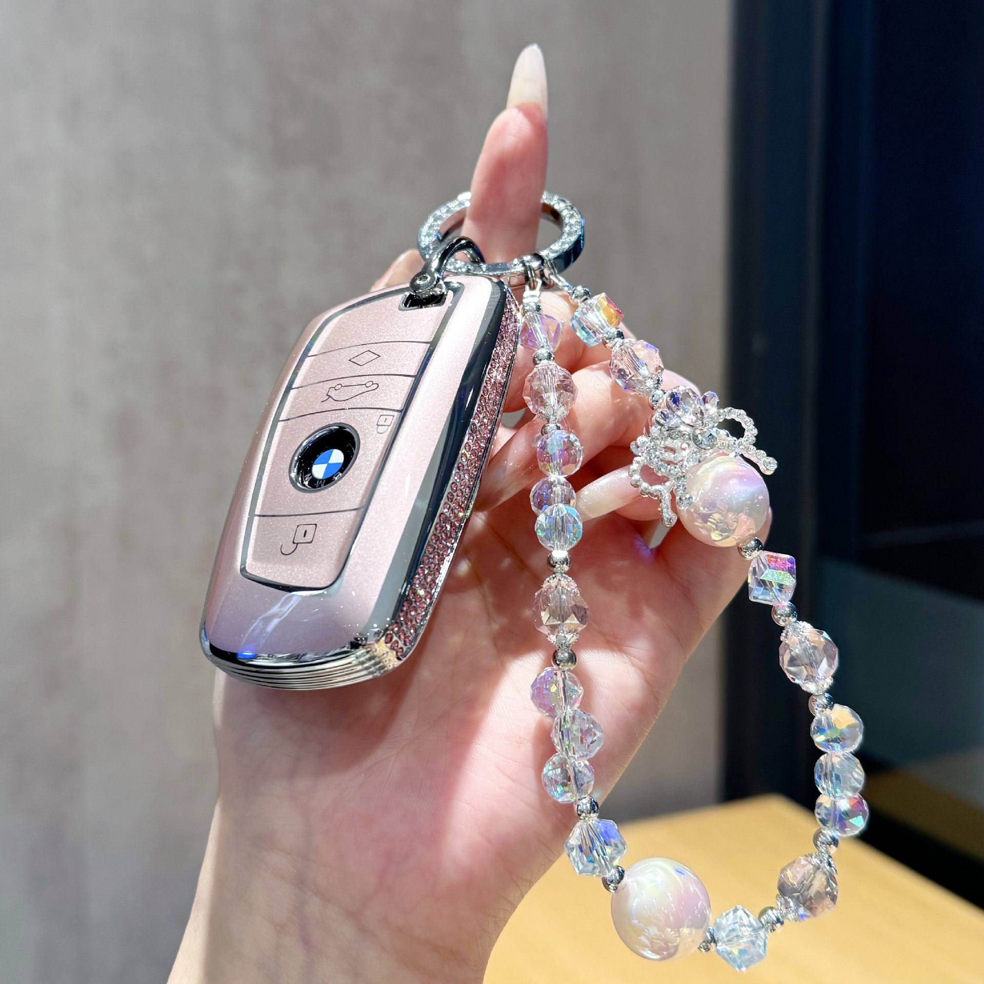 Suitable for BMW key cases, new 3 Series 330li, 5 Series 530li, X1, X2, X3, X4, X5, blade-style women's key case