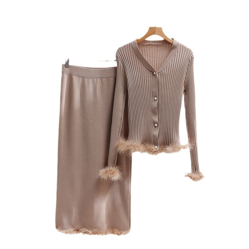 Damenbekleidung Straußenfedern, kleiner Duftstil, Temperament, schmaler Pullover, Strickrock, zweiteiliger Anzug_voghion.com