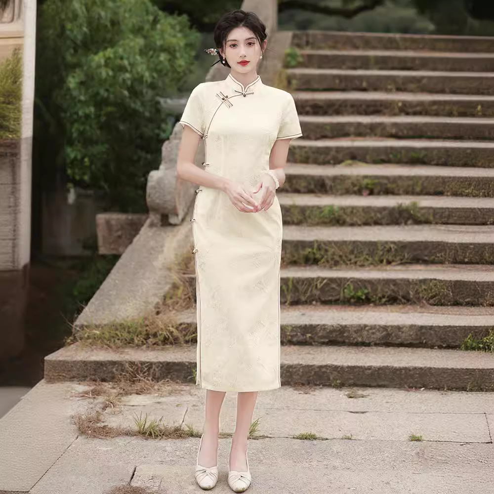 Autumn lace long cheongsam