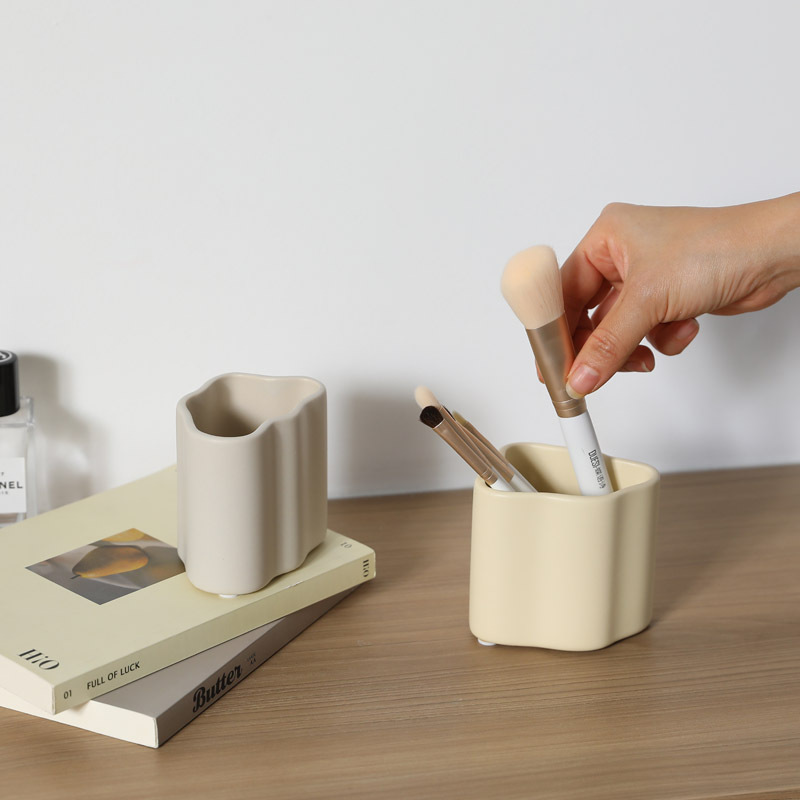 Nórdico cerámico simple dormitorio almacenamiento lata ins bolígrafo creativo escritorio maquillaje cepillo almacenamiento caja adornos de tocador