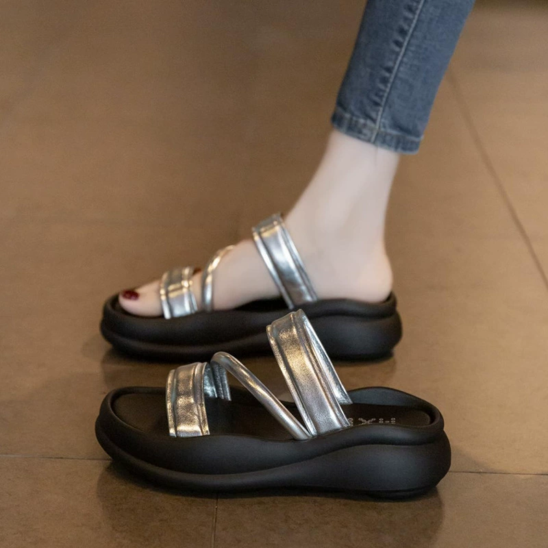 Красота толстых подошв увеличенных сандалиях женские летние носки 2024 новые выходы с юбками повседневные пляжные сандалии