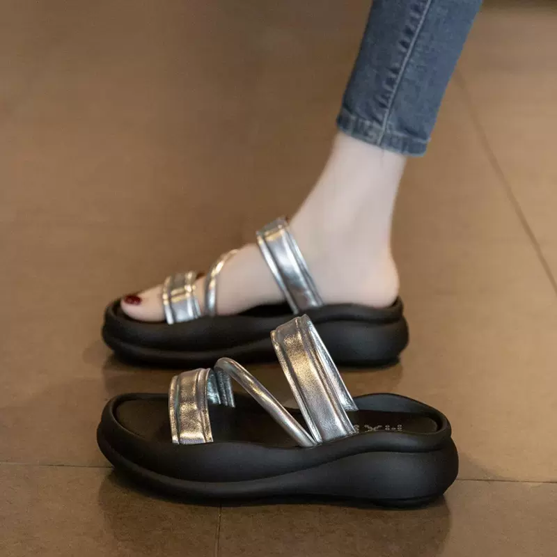 绝美厚底增高凉拖鞋女夏外穿2024新款外出配裙子休闲海边沙滩凉鞋