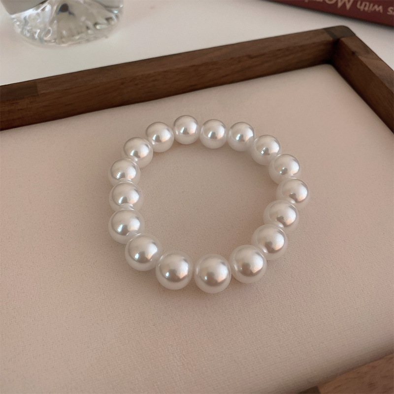 1 Piece Fashion Solid Color Imitation Pearl Beaded Women's Bracelets display picture 4