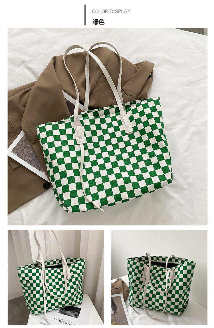 Retro Canvas Bag Checkerboard Bag Autumn Tide Fashion Portable Tote Bag display picture 4