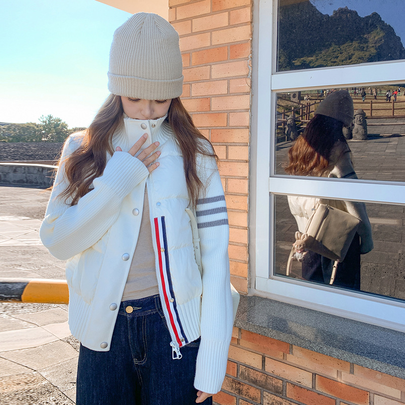 White light and thin short knitted warm down jacket