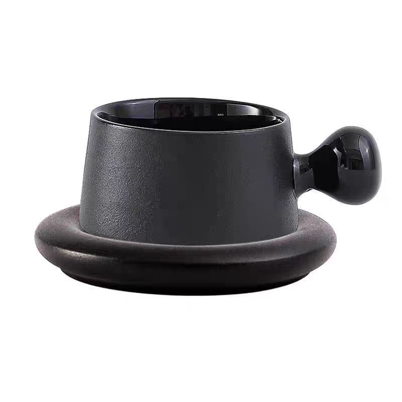 Taza de café negro esmerilado retro, mango redondo, diseño de nicho de lujo ligero, personalidad, té de la tarde de cerámica de alto valor