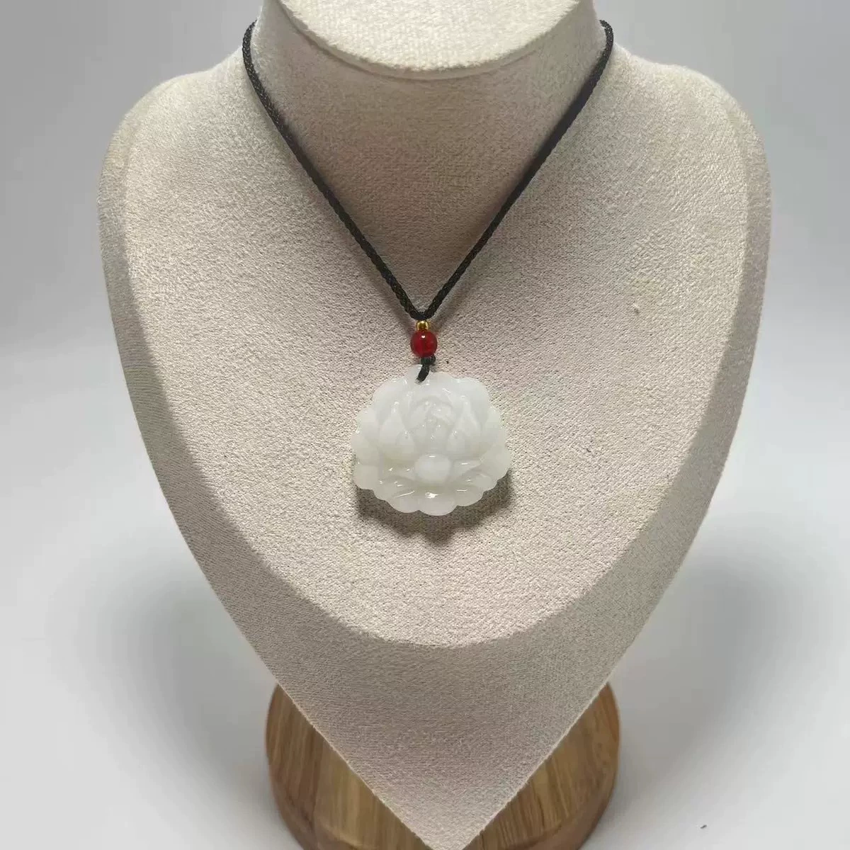 П pendent for men and women white jade, glass necklace