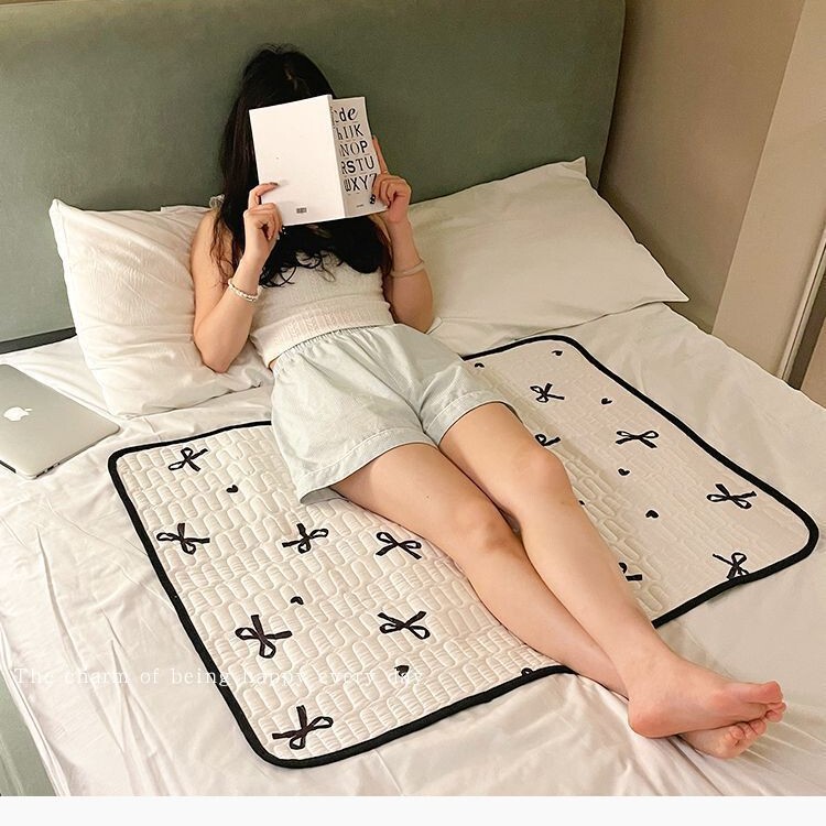 Diaper Pad for the Elderly, Waterproof and Washable, Large Bed Care Pad, Student Dormitory Aunt Mattress, Menstrual Pad, Diaper Changing Pad