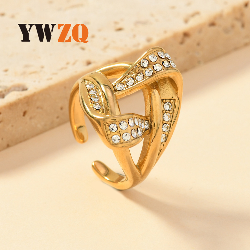 Anillo de acero de titanio de venta transfronteriza personalidad creativa femenina irregular de fundición cruzada anillo de diamante de micro joyería de acero inoxidable