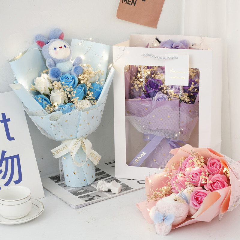 Día de la Madre Strawberry Bear Doll Muñeca Simulación Ramo de jabón de rosa Día de San Valentín Regalo de cumpleaños para novias y novias