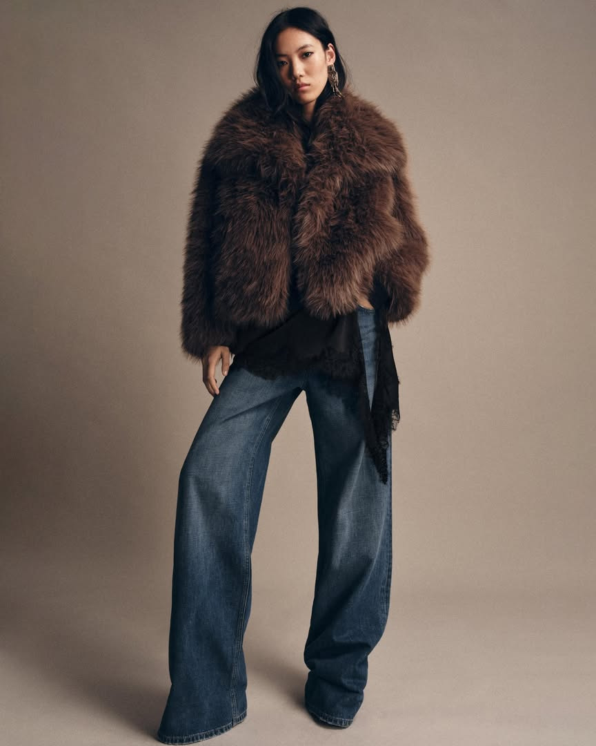 K Sexy Hot Girl Imitates Fur, European And American Street Fashion Trend, Trendy Internet Celebrity, Environmentally Friendly Fur_ecoleips.com