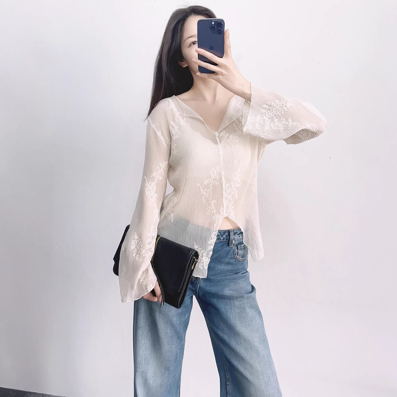 High-Quality Beige Jacquard V-Neck Lace Shirt for Women, 2026 Spring/Summer Chinese-Style Embroidered Loose Top High-Quality Beige Jacquard V-Neck Lace Shirt for Women, 2026 Spring/Summer Chinese-Style Embroidered Loose Top