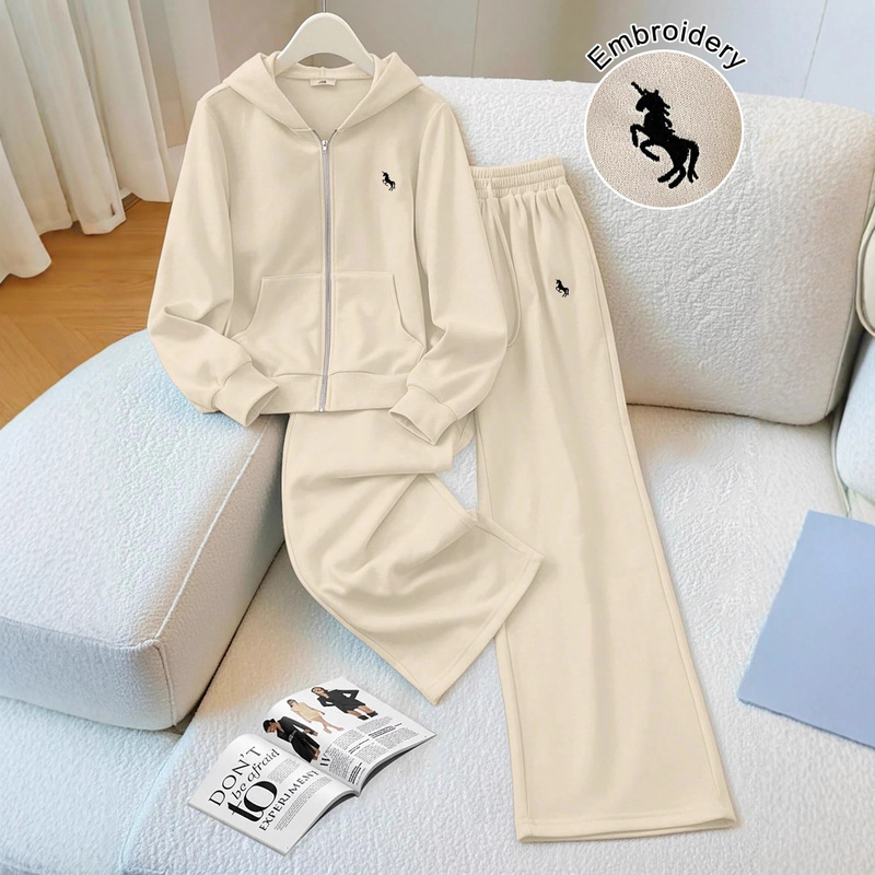 European and American Autumn and Winter Casual High-End Women's Sports Suits, Korean-Style Cross-Border New Year Stylish Fashion Suits for Petite Women