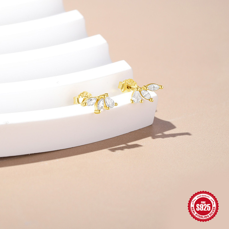 Pendientes de lujo ligero transfronterizo s925 ins de plata viento de metal geométrico ojo de caballo gota de agua temperamento de circón aretes de todo fósforo