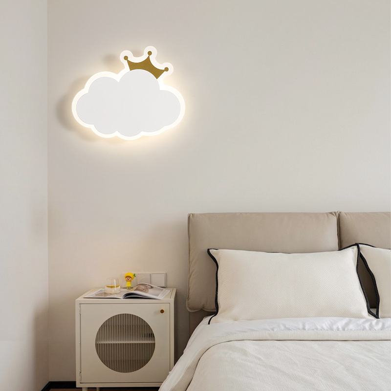 Lámpara de pared para niños, dormitorio, niño, niña, escalera simple moderna, red, corona roja, lámpara de nube, lámpara de pared de fondo junto a la cama de la habitación