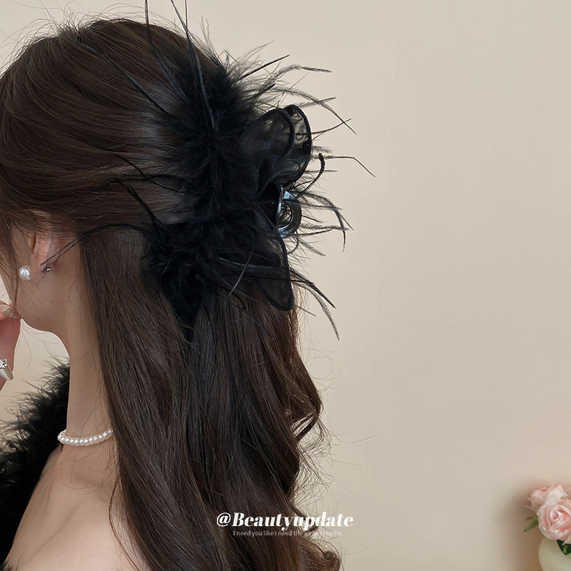 Clip de oreja de conejo de malla de plumas de doble cara otoño e invierno nuevo clip de tiburón de pelo de disco grande de moda accesorios para el cabello de todo fósforo