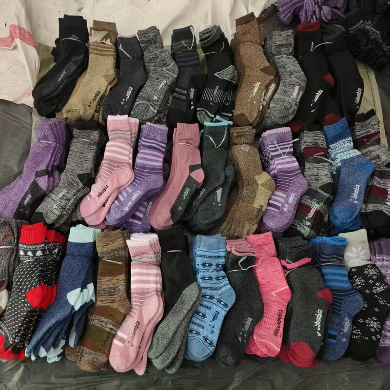 Foreign Trade Inventory Surplus Men's and Women's High Tube Thickened Terry Outdoor Mountain Socks Ski Socks Sweat-Absorbent Warm Dry Comfortable Foreign Trade Inventory Surplus Men's and Women's High Tube Thickened Terry Outdoor Mountain Socks Ski Socks Sweat-Absorbent Warm Dry Comfortable