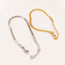 䓵Ƭ18K𲻵ɫŮinsСnrаٴ