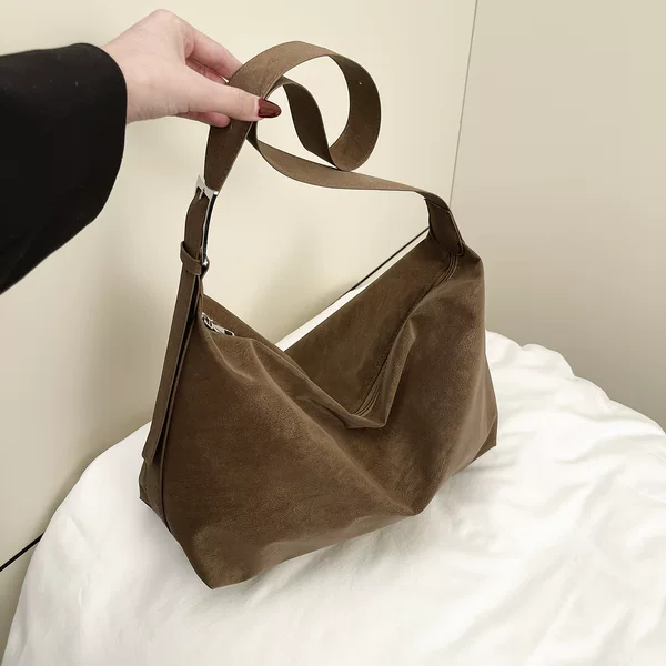 Suede Underarm Bag for Women, Korean Style, Large Capacity, Lazy Style Tote Bag, Fashionable and Versatile, Commuting Shoulder Crossbody Bag