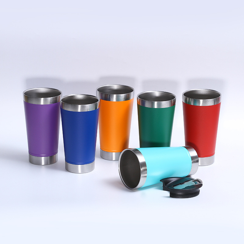 Brasil 20oz taza de cerveza de acero inoxidable al aire libre de coches de plástico taza de coche portátil auto-contenido botella abridor de vacío taza