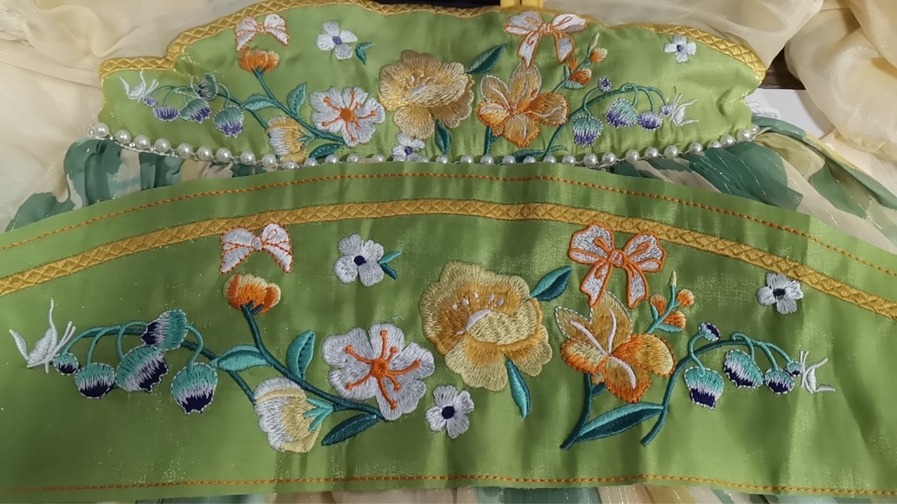 汉服小花朵裹胸贴