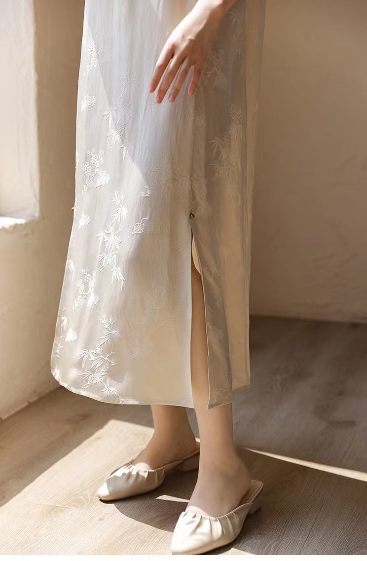 Đầm suông midi sườn xám cách tân cổ điển Trung Hoa dáng quả lê trắng — Váy liền màu trắng chi tiết 5