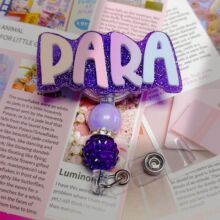 紫色闪粉PARA立体字母PT珠饰伸缩挂件时尚潮流胸牌卡徽章夹易拉扣