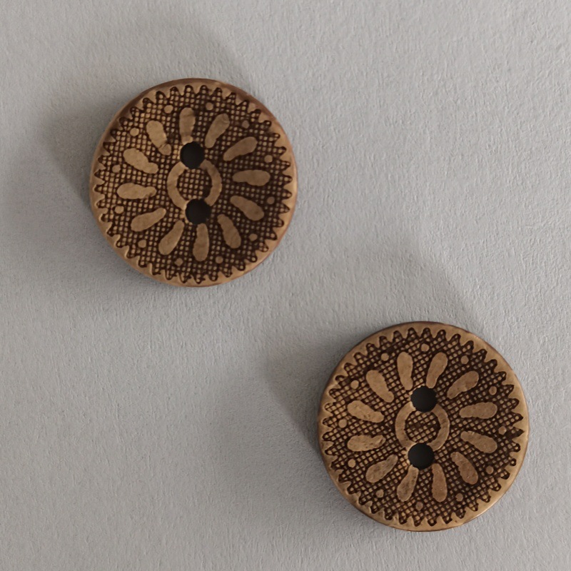 厂家供应椰壳纽扣木头纽扣仿木纽扣批发服装辅料钮扣椰壳装饰品