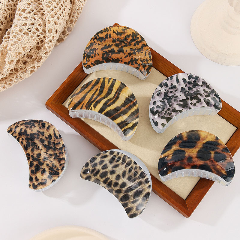 跨境月亮型豹纹印花大号抓夹后脑勺盘发高级感鲨鱼夹气质百搭发饰