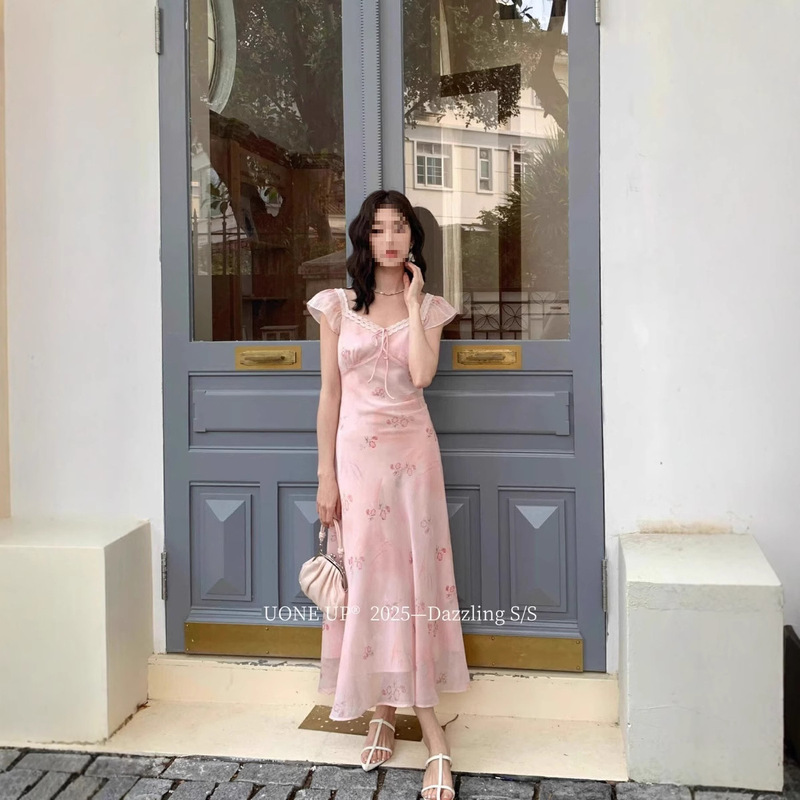 法式优雅气质荷叶袖碎花连衣裙女2025夏季蕾丝边方领收腰长裙|undefined